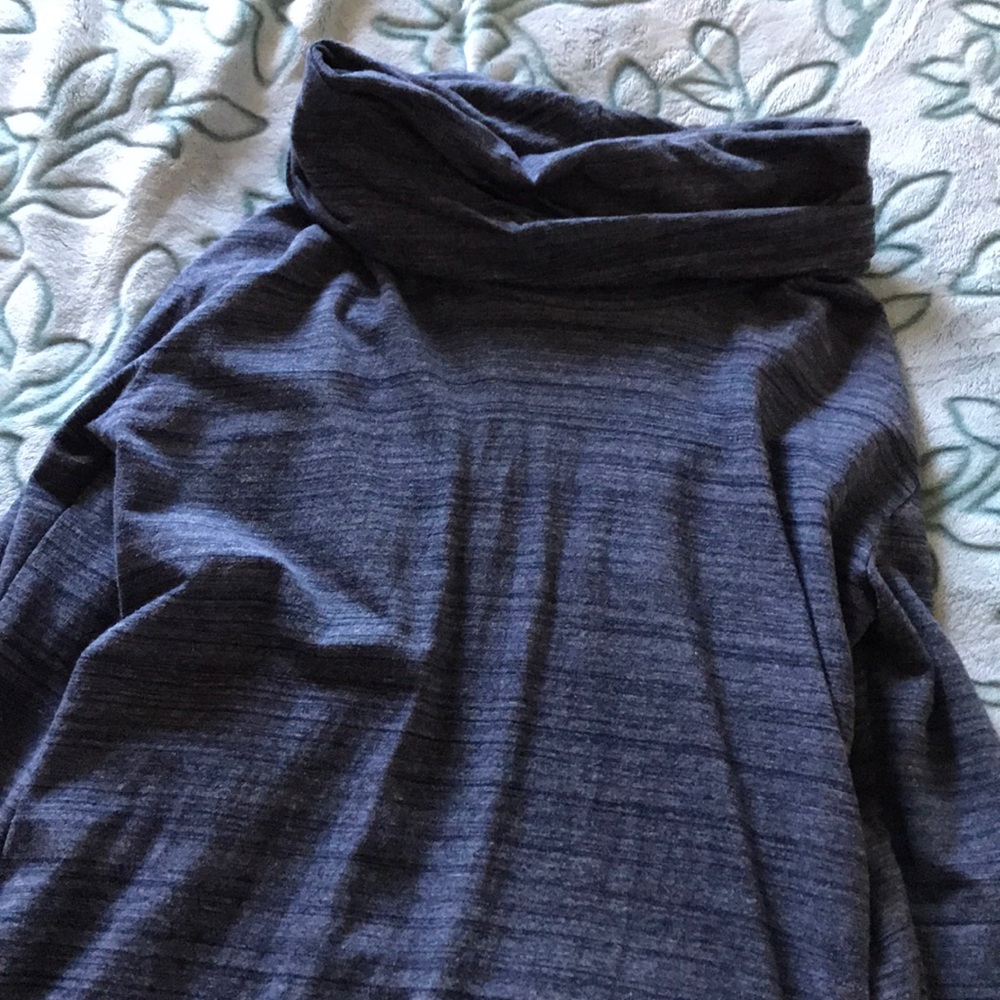 Merona turtle neck sweatshirt